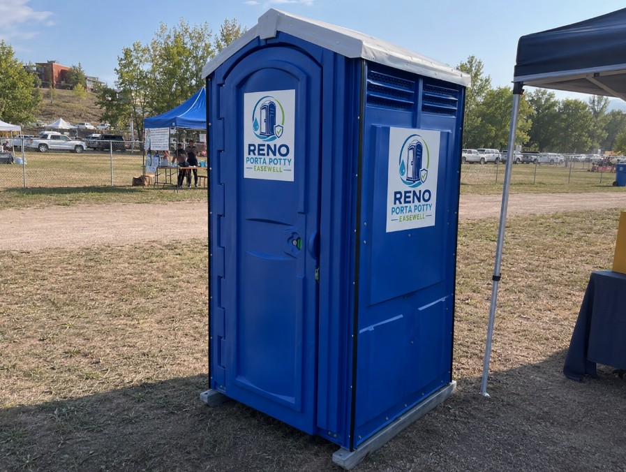 Deluxe flushing porta potty rental Reno